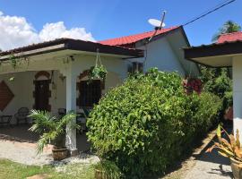 A picture of the hotel: Lovely Garden Villa