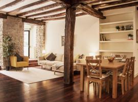 Hotel foto: Central, Spacious and Authentic Family Apartment