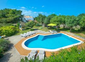 Hotel Foto: Sant Climent Villa Sleeps 8 Pool Air Con WiFi
