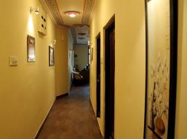 A picture of the hotel: Hotel Kuhu By Rajwada Palace