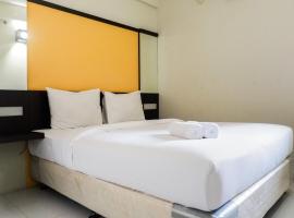 Hotel foto: Pool View 2BR at Dian Regency Apartment By Travelio