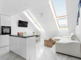 Hotel foto: Luxurious Kaunas Basilica Apartment in Old Town by Urban Rent