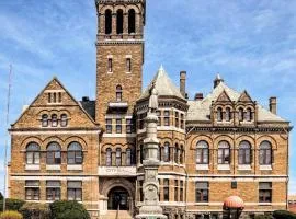 City Hall Grand Hotel, hotel i Williamsport