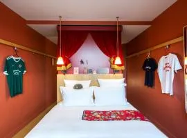 MOB HOTEL Paris Les Puces