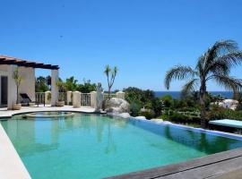 Foto di Hotel: Superb Ocean View Villa in Praia da Luz