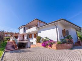 Хотел снимка: Pietrasanta Villa Sleeps 12 Pool WiFi