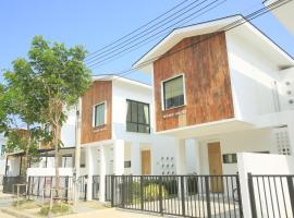 Fotos de Hotel: Overseas Home Phuket Mono Private Pool Villa