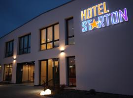 होटल की एक तस्वीर: Hotel Starton am Village