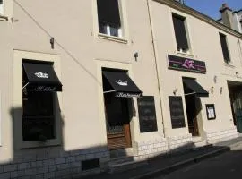 Logis Hôtels Restaurant Les 3 Rois, מלון באיסודן