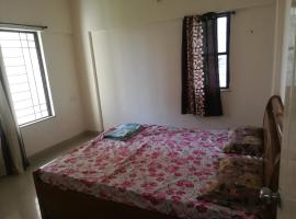 Фотография гостиницы: Independent bedroom available at Pimple Saudagar Pune