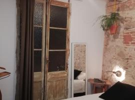 A picture of the hotel: Carrer Peu de la Creu Apartamento