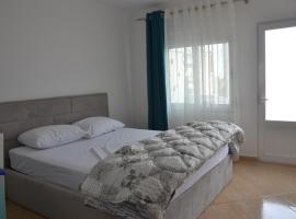 รูปภาพของโรงแรม: FOCUS Tirana Center Apartment