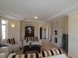 Hotel Foto: You and Your Family will Love this 5 Star Beach Villa with Private Pool in Alanya, Alanya Villa 1023