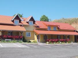 Apartments Pavlić, hotel in Rakovica