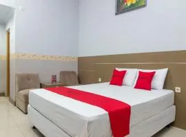 RedDoorz near Goa Panggung – hotel w mieście Pangandaran