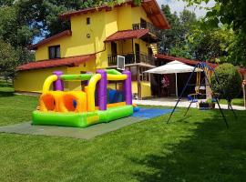 Guest House Blažević, hotell sihtkohas Tucilača