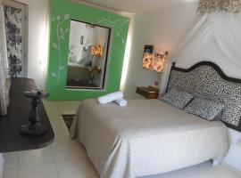 Foto di Hotel: Whole House To Your Self