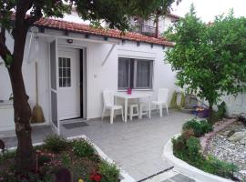 A picture of the hotel: Stamos House - Ormulia Halkidiki