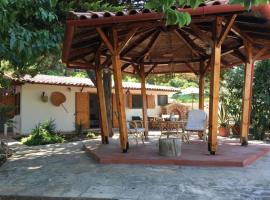 Ξενοδοχείο φωτογραφία: Charming Beach Cottage - Paradise on Earth