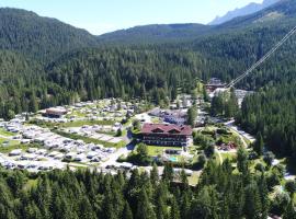 Hotel fotoğraf: Campingplatz ZUGSPITZ Resort