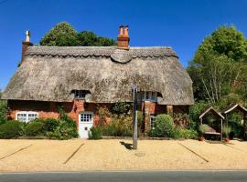 Hotel Photo: Thatched Cottage Hotel