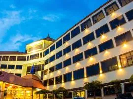 Golden Dragon Resort