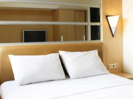 Zdjęcie hotelu: Classic 3BR At Braga City Walk Apartment By Travelio