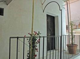 Hotel Photo: BORGO PETELIA, Casa Mannarino, suite Lucrezia