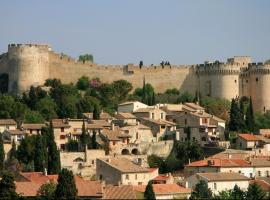 होटल की एक तस्वीर: Havre de paix au cœur du joli village de Villeneuve les Avignon