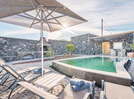 Foto di Hotel: Klimata House - Private Jacuzzi Pool & BBQ Villa