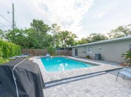 Fotos de Hotel: Private Pool Home!