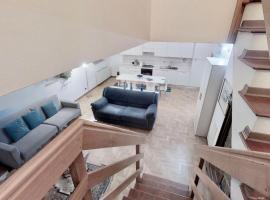 Hotel Foto: TriesteVillas Imbriani, Hyper central duplex, rooftop view, 4+2 guests