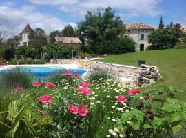 Hotel foto: Belle propriété en pierres avec piscine