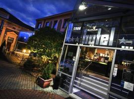 Hotel Slovan, hotel in Lučenec