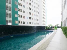 Foto di Hotel: RedDoorz Apartment near Bundaran Satelit Surabaya