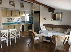 A picture of the hotel: Appartement Castellet village