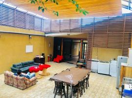 होटल की एक तस्वीर: InnJoy Hostel