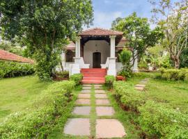 Hotel fotoğraf: 3-BR villa amid lush greenery