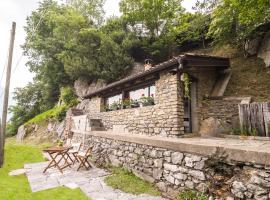 Hotel fotoğraf: Cozy holiday home in Italian Lakes Lombardy with garden