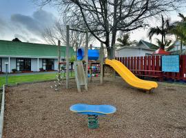 Hotel Photo: Auckland Northshore Motels & Holiday Park