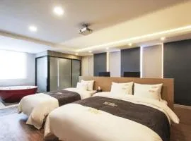 No.1 New Yorker Hotel