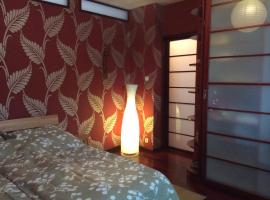 Gambaran Hotel: Beautiful, exotic 2 room flat with balcony and air-con in Komárom