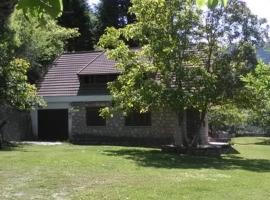 Mikro Katafygio, hôtel à Stávloi