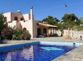 酒店照片: Charming Villa in Axos Crete with Swimming Pool