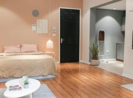 Foto do Hotel: 1 chic and spacious apartment