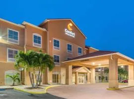 Comfort Inn & Suites Fort Myers Airport