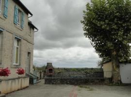 A picture of the hotel: House Vue sur bourg
