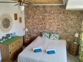 Hotel Photo: "La Armonia" Double & Single Rooms