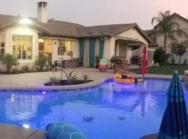 A picture of the hotel: Sweet Wildomar Retreat