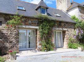 Hotel Photo: Manoir de Kerguezennec Holiday Home